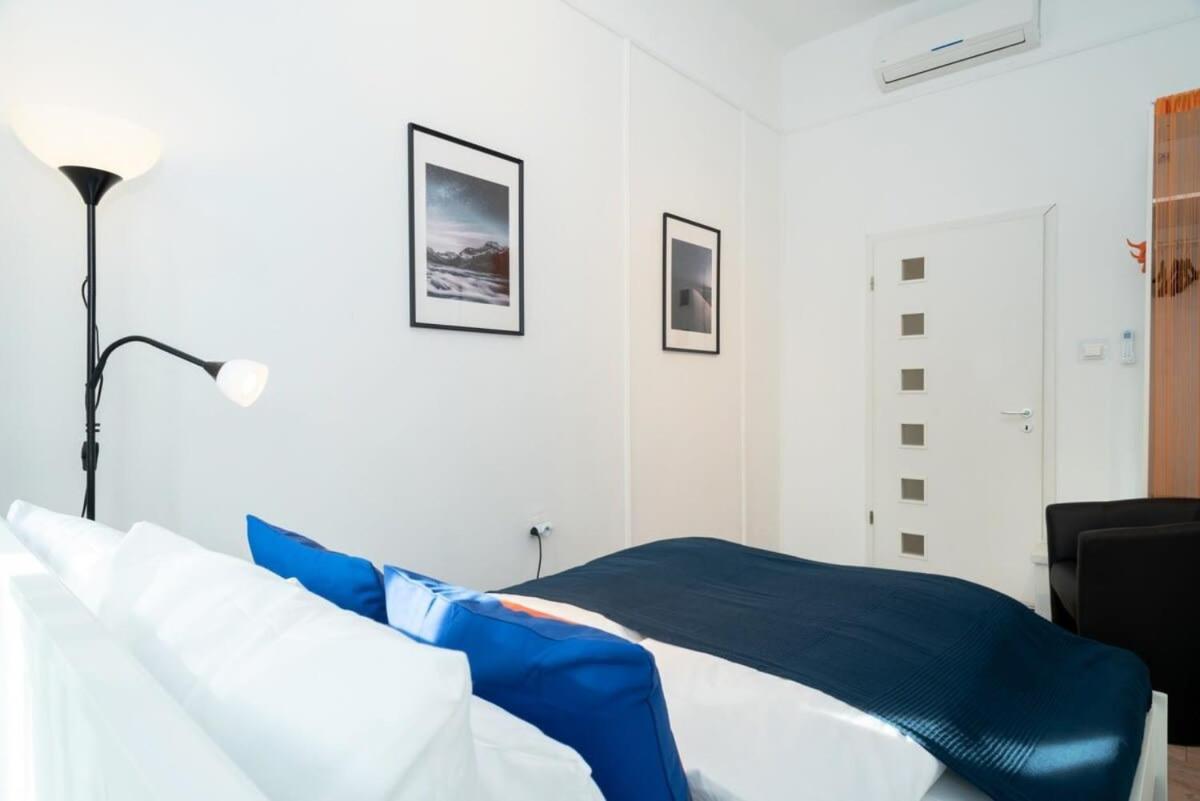 Ultra Cozy Apartment